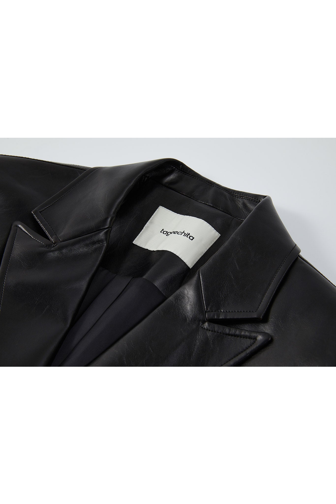 [tageechita] Short length fake leather jacket