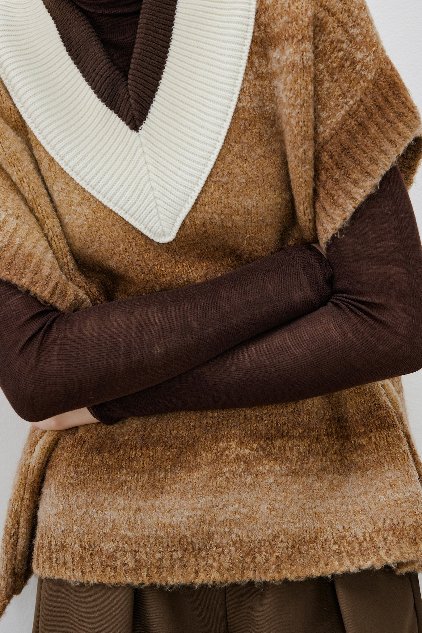 [tageechita] Gradient border V-neck knit vest