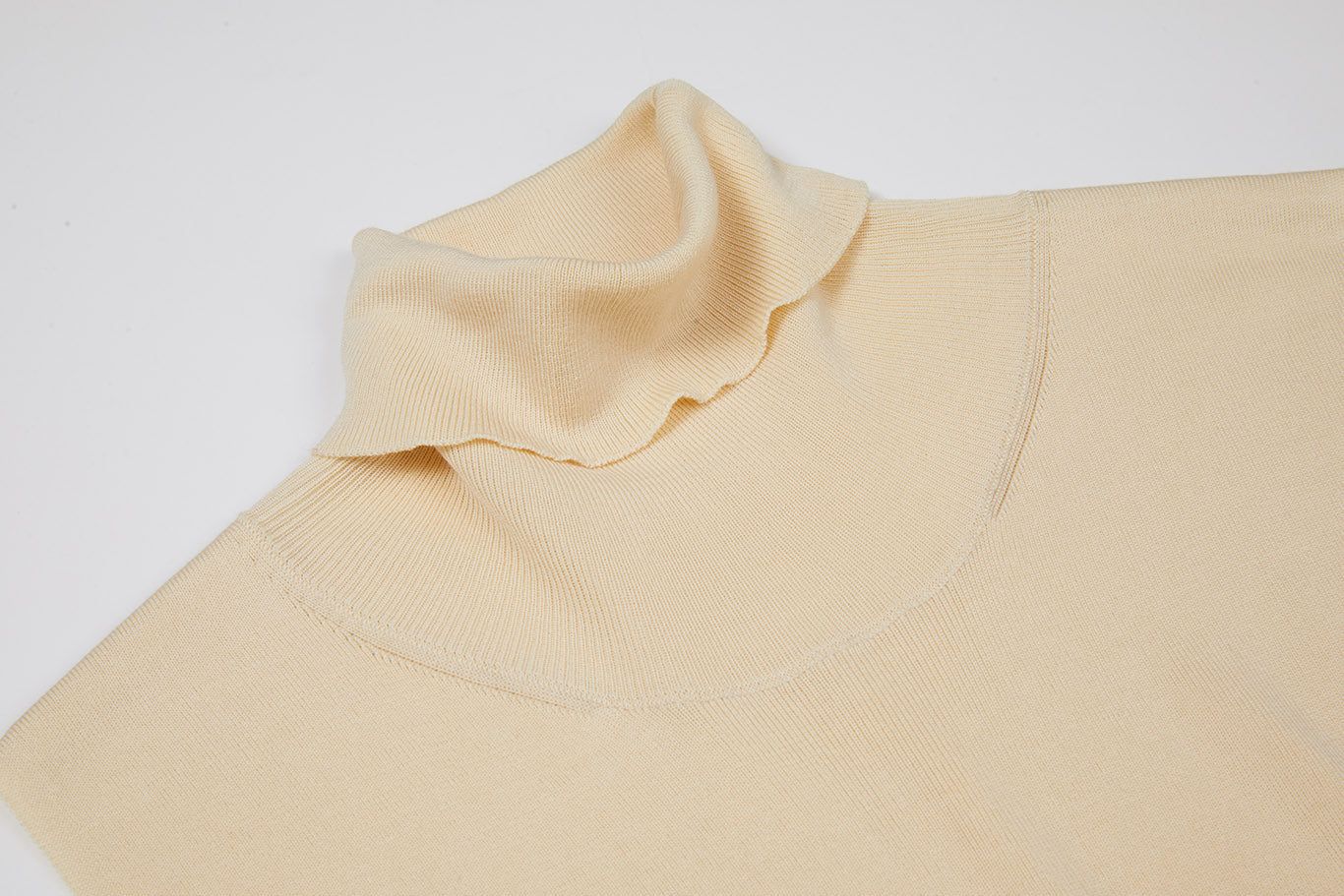 High neck sleeveless rib knit tops