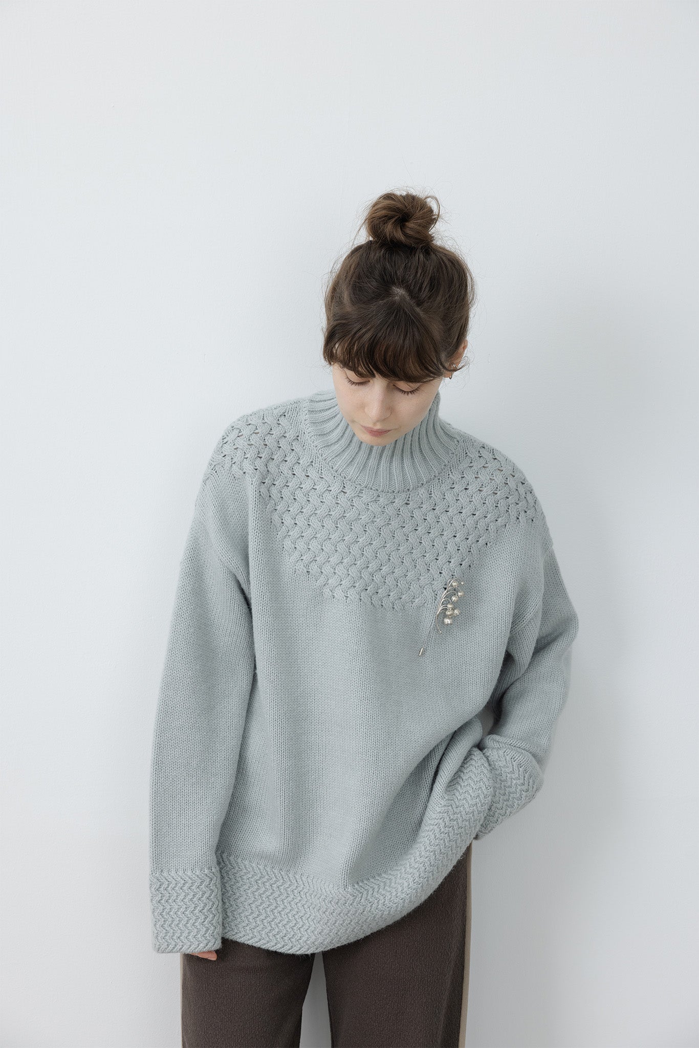 Wide rib high neck knit pullover 