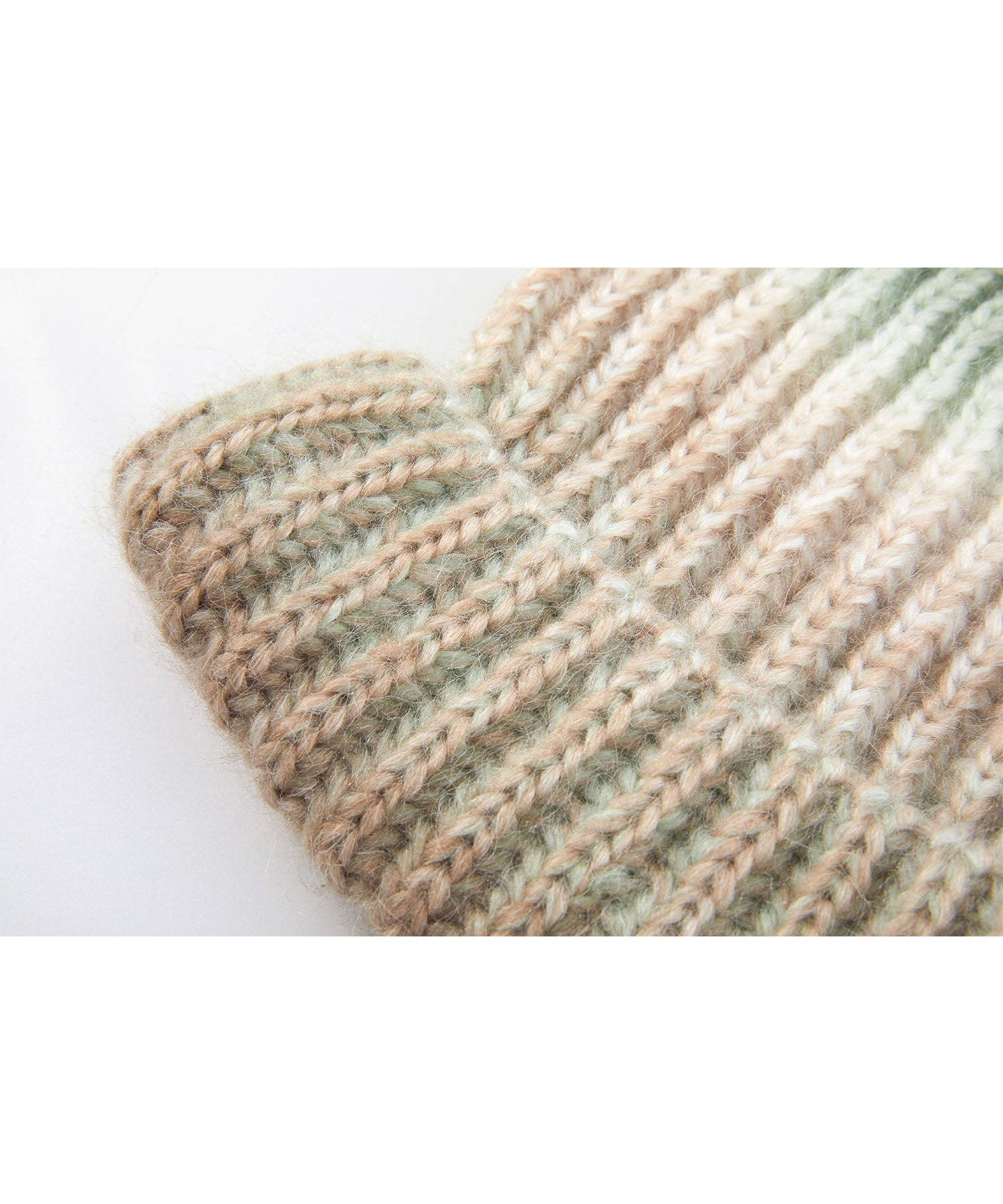 Gradient nuance color knit hat 