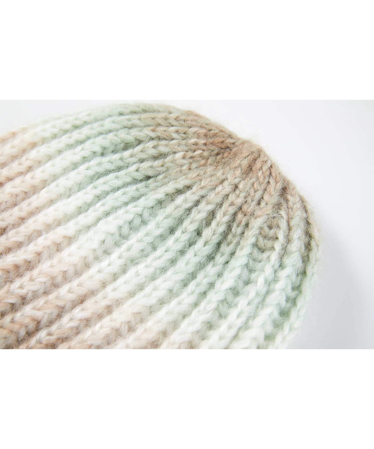 Gradient nuance color knit hat 