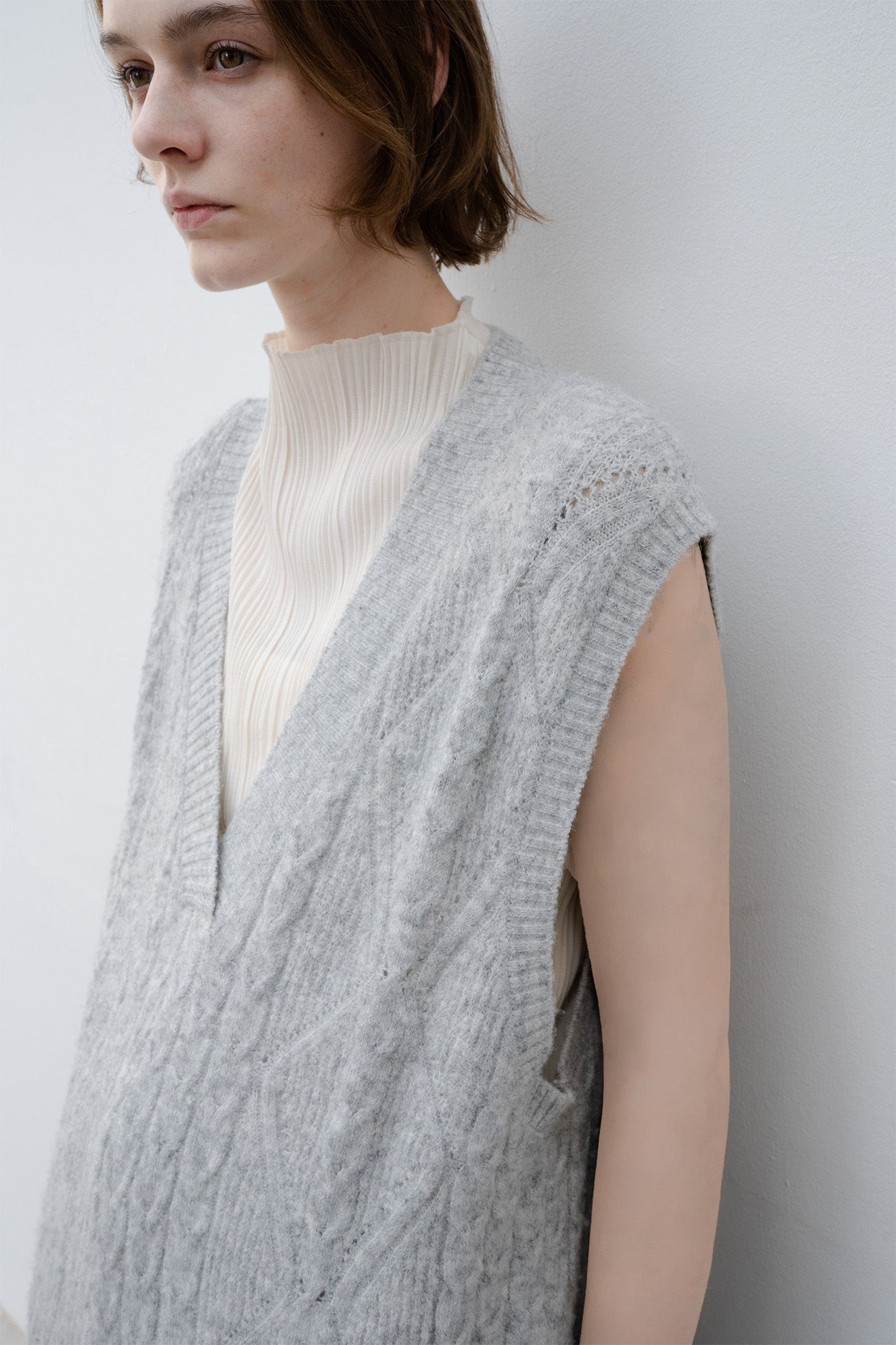 Back open cable knit long knit vest dress 