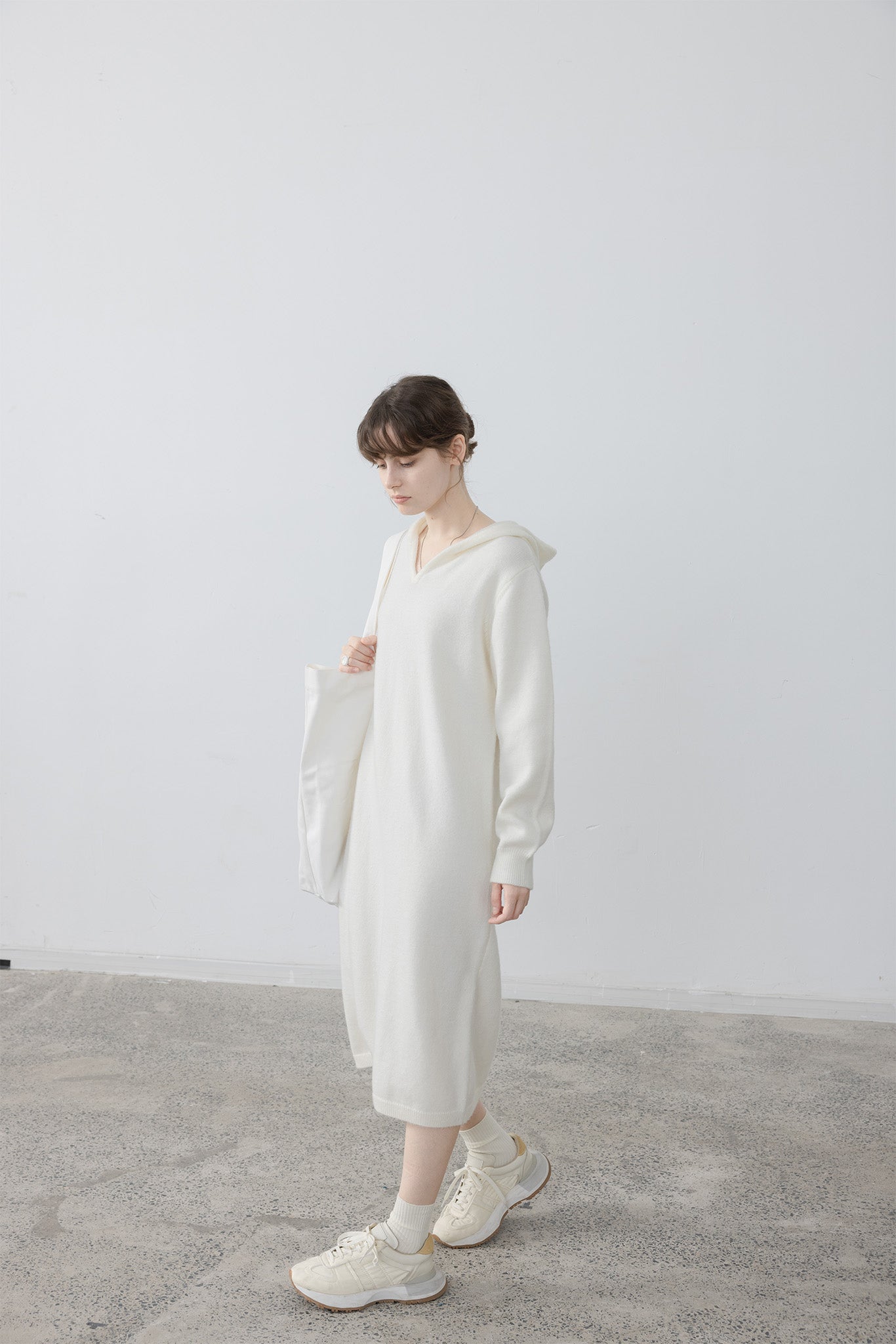 Loose silhouette hooded knit tight long dress 