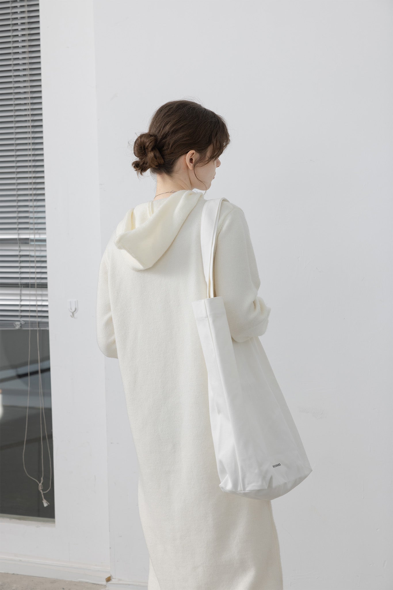 Loose silhouette hooded knit tight long dress 