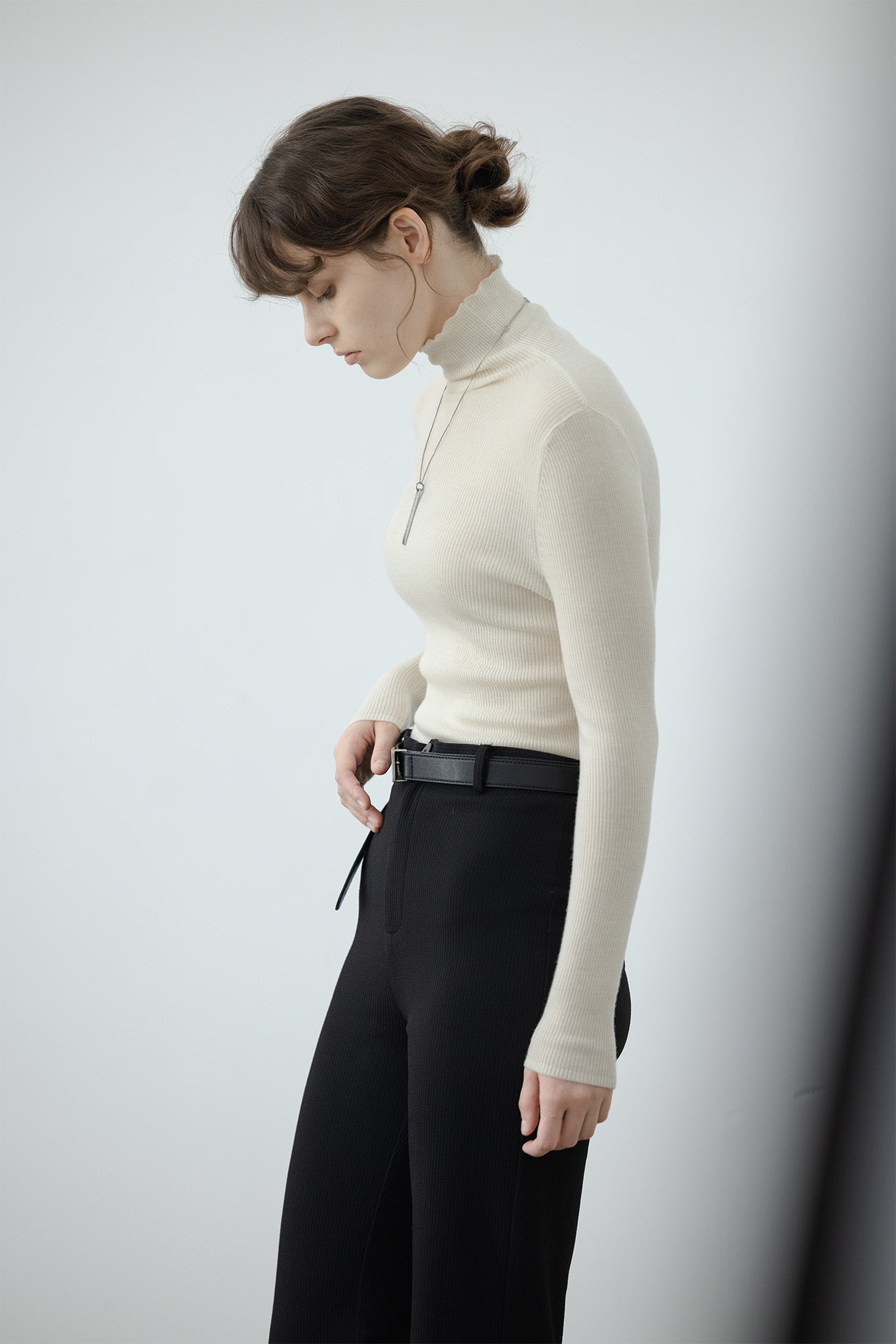 Wool material tight silhouette high neck rib knit top pullover 