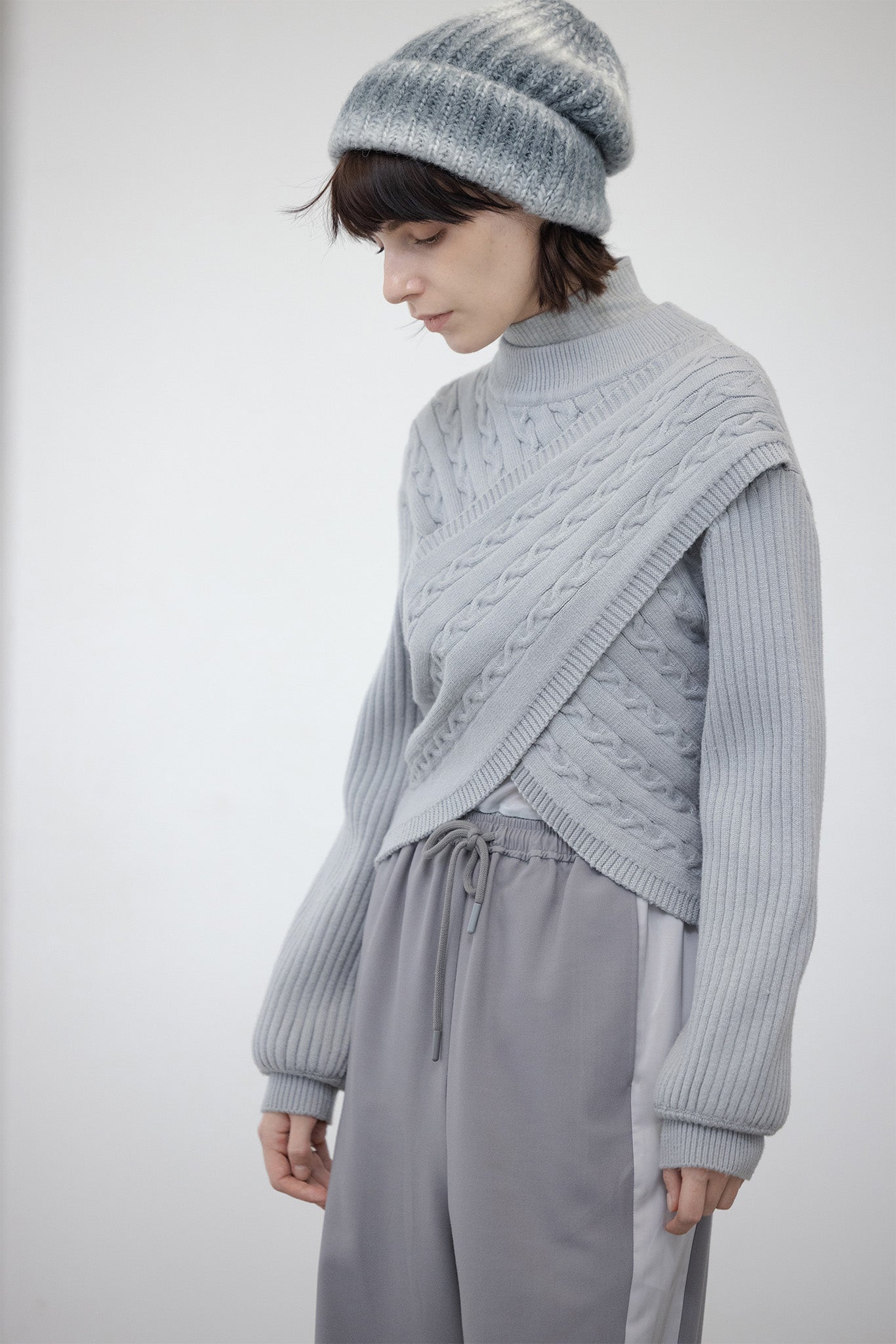 Front cross short length knit 
