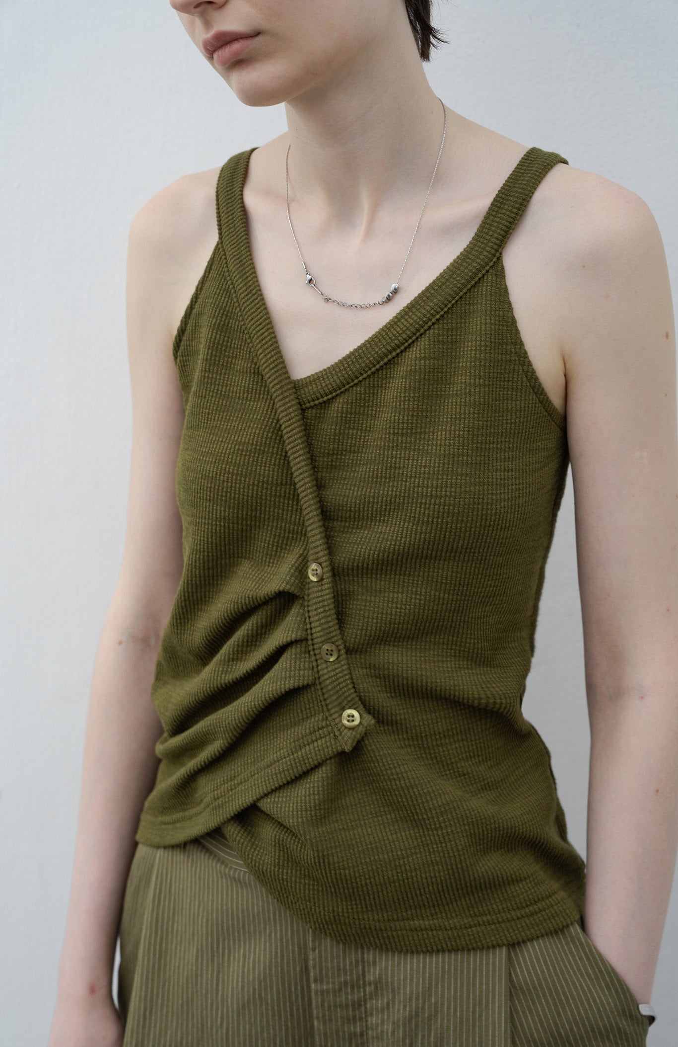 Front switching gathered camisole/inner 