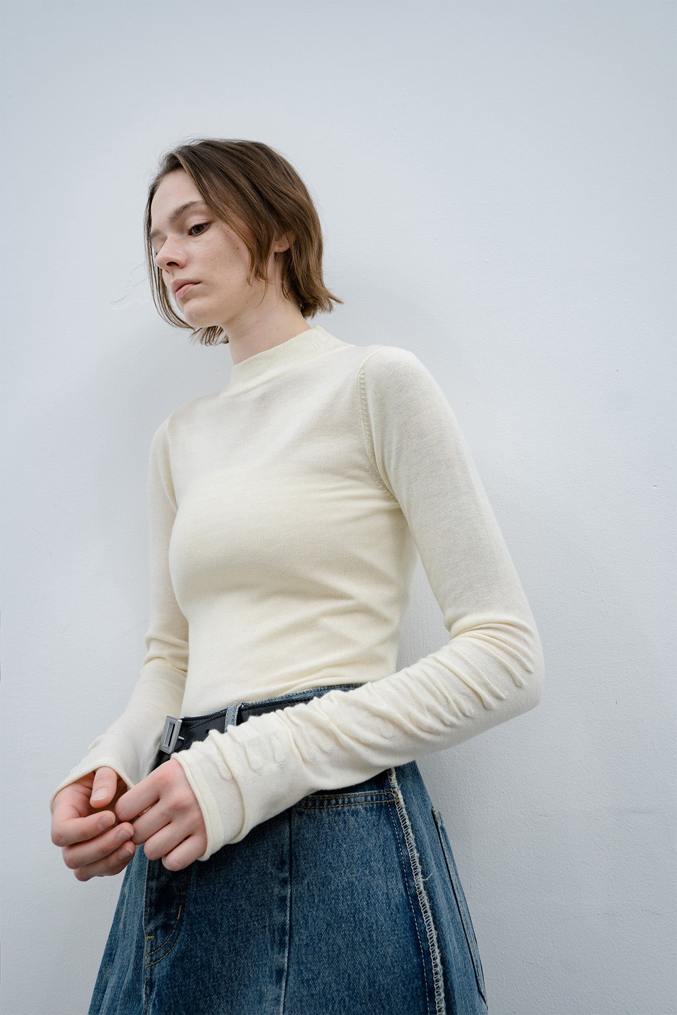 Gathered sleeve high neck knit tops 